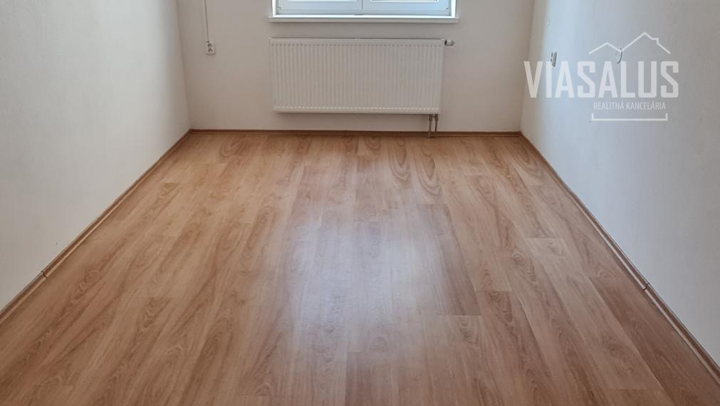 KANCELÁRIA NA PRENÁJOM - ENERGIE A INTERNET V CENE