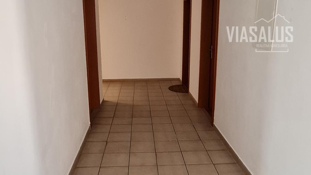 KANCELÁRIA NA PRENÁJOM - ENERGIE A INTERNET V CENE