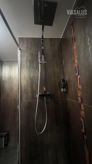 Ponúkame na predaj apartmán vo Vysokých Tatrách v Tatranskej Lomnici