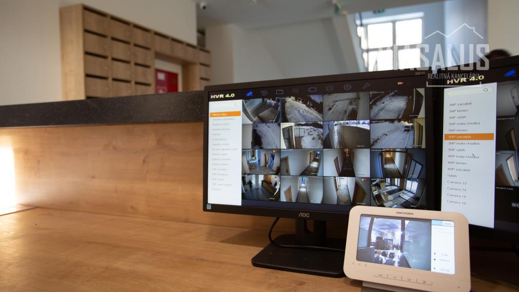 Ponúkame na predaj 2-izbový apartmán v apartmánovom dome Bernard v centre Vysokých Tatier – v Novom Smokovci