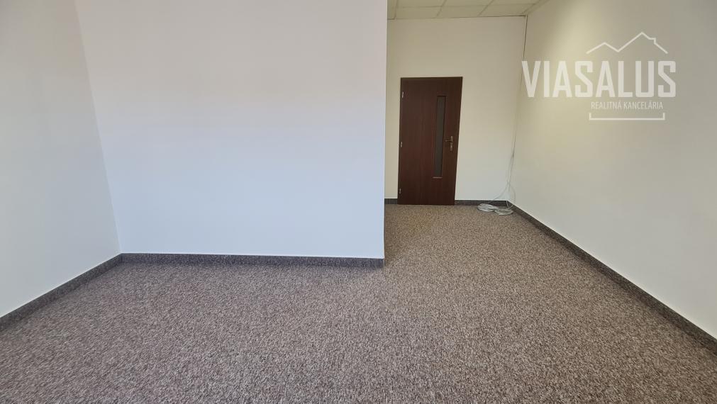 KANCELÁRIA NA PRENÁJOM - ENERGIE A INTERNET V CENE