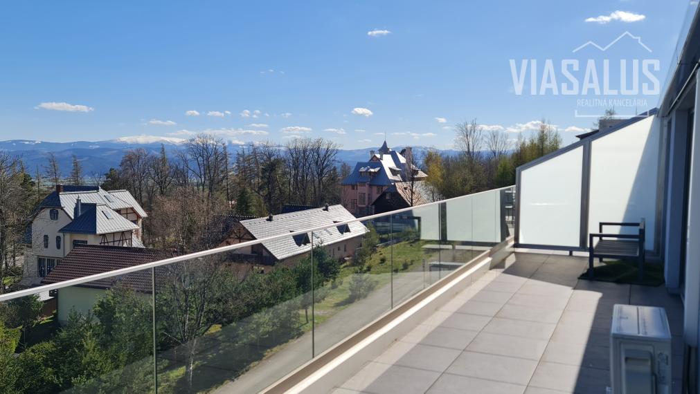 Ponúkame na predaj 3-izbový apartmán v apartmánovom dome Bernard v centre Vysokých Tatier – v Novom Smokovci