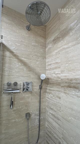 Ponúkame na predaj 3-izbový apartmán v apartmánovom dome Bernard v centre Vysokých Tatier – v Novom Smokovci