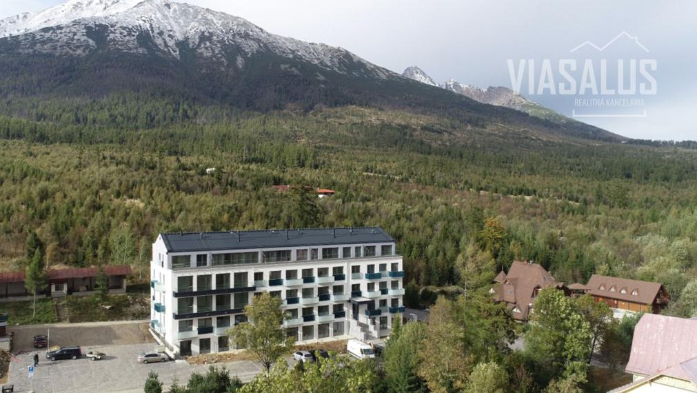 Ponúkame na predaj 3-izbový apartmán v apartmánovom dome Bernard v centre Vysokých Tatier – v Novom Smokovci