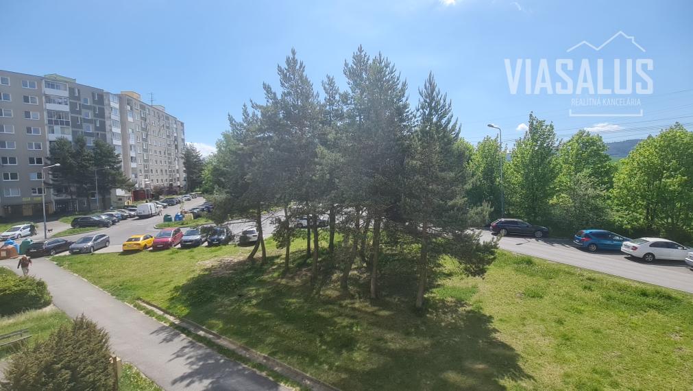 Na predaj zariadený 3-izb byt s balkónom po rekonštrukcii