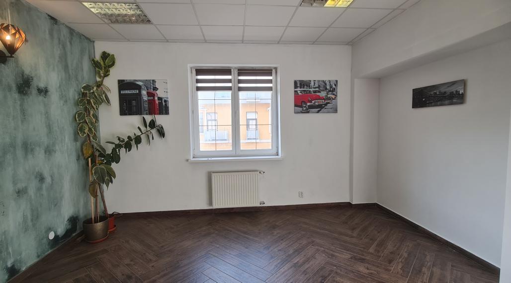 KANCELÁRIA NA PRENÁJOM - ENERGIE A INTERNET V CENE