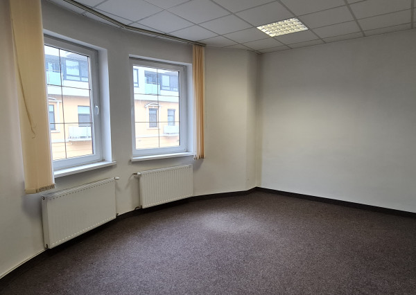 NA PRENÁJOM KANCELÁRSKY PRIESTOR NA NÁM. SV. EGÍDIA V POPRADE