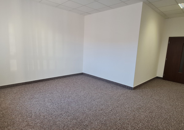 KANCELÁRIA NA PRENÁJOM - ENERGIE A INTERNET V CENE