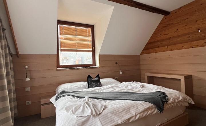 Ponúkame na predaj apartmán vo Vysokých Tatrách- Tatranskej Lomnici - fotografia 13