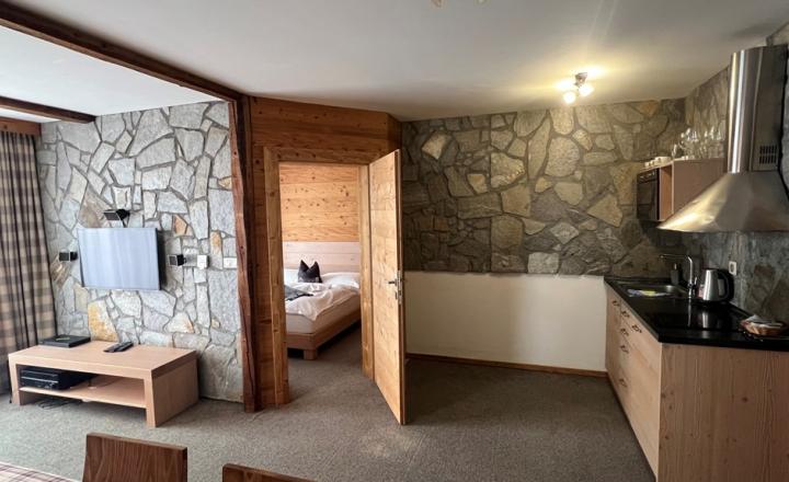 Ponúkame na predaj apartmán vo Vysokých Tatrách- Tatranskej Lomnici - fotografia 4