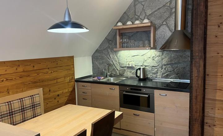 Na predaj apartmán v Tatranskej Lomnici- Vysoké Tatry - fotografia 7