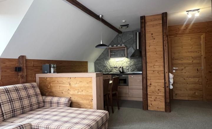 Na predaj apartmán v Tatranskej Lomnici- Vysoké Tatry - fotografia 3